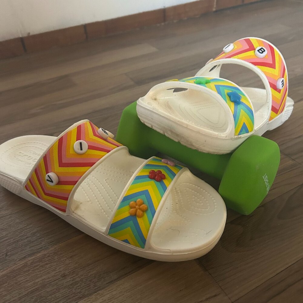 CROCS 'Vibes' Sandals